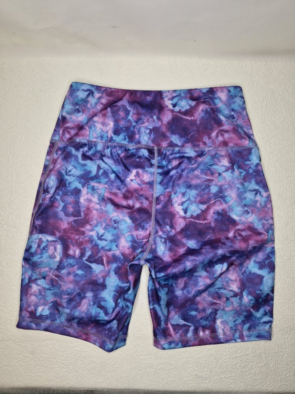 Daisy Fuentes Fit Women M Stretchy Tie Dye Purple Blue Biker Fitness Shorts READ - Picture 4 of 10